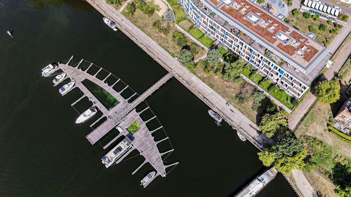 Aerial view of Havelwelle Potsdam from a bird's-eye perspective